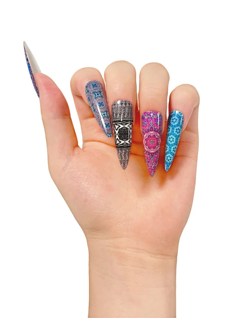 Sketch press-on nails product image