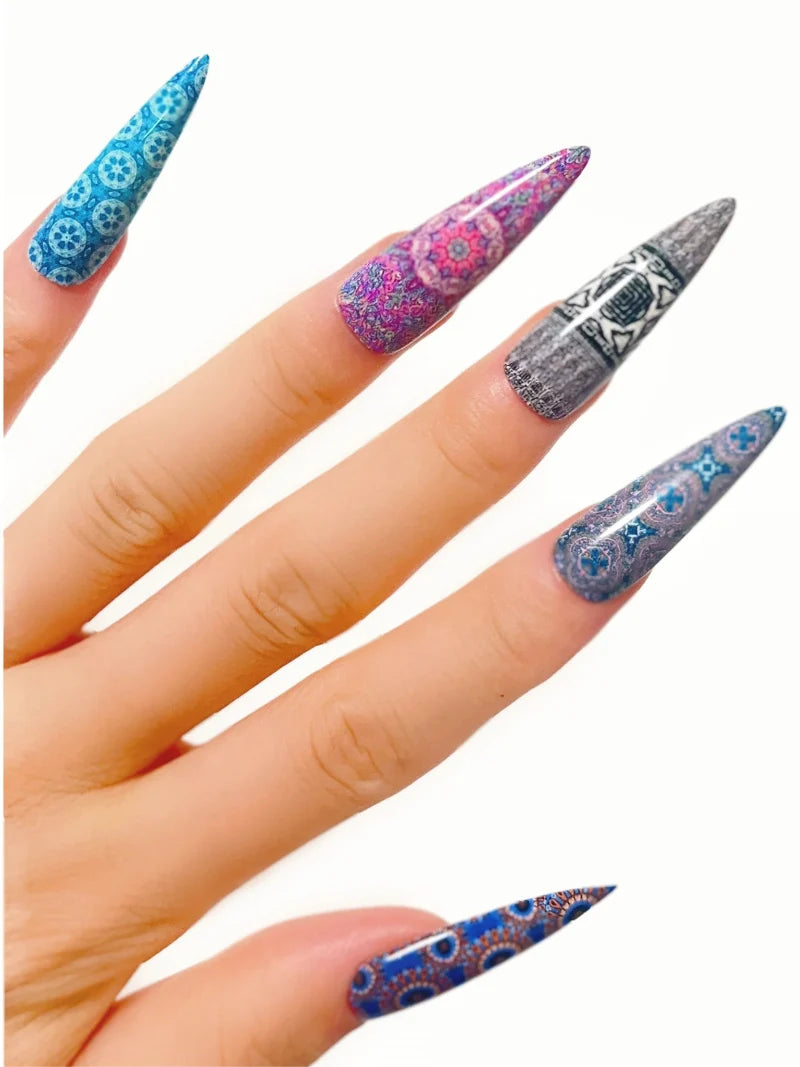 Sketch press-on nails detail view